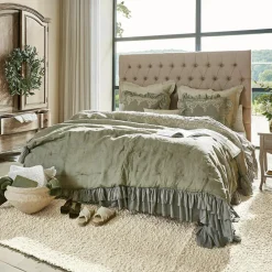 Bett Benton