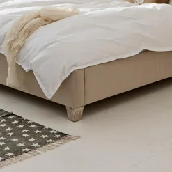 Bett Benton