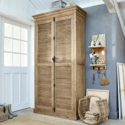 Schrank Farnham