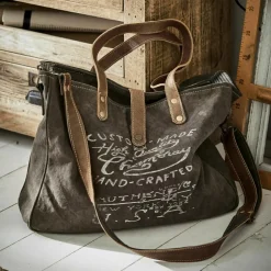 Tasche Kamjenia